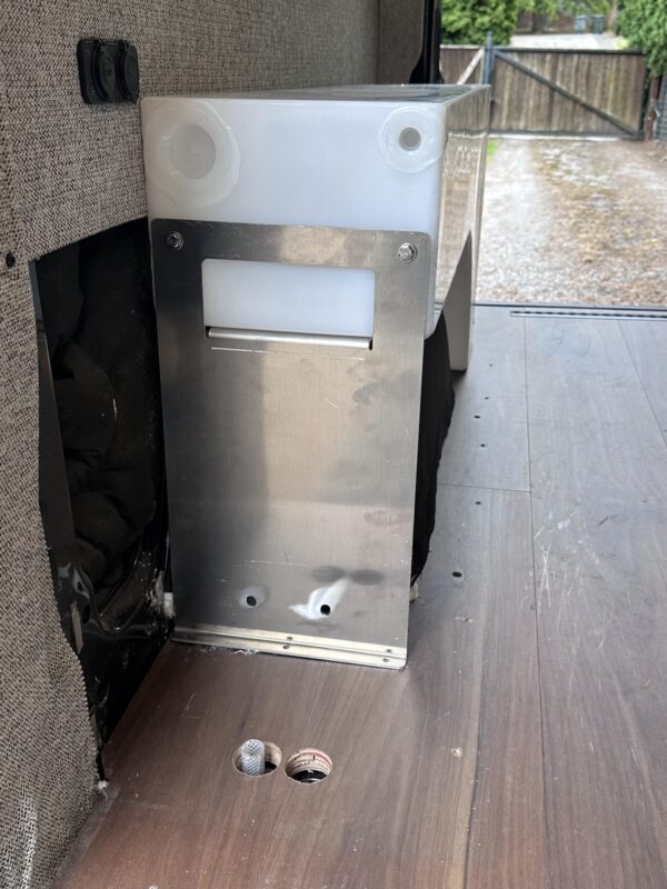 SP-DU-19 Gallon Wheel Well Water Tank - Image 8